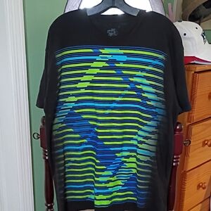 Men's Black and Blue Graphic T-Shirt XXL